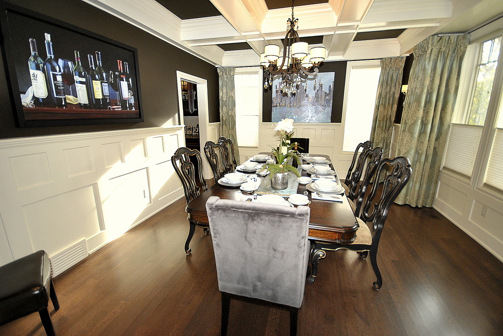 Example of a classic dining room design in Edmonton
