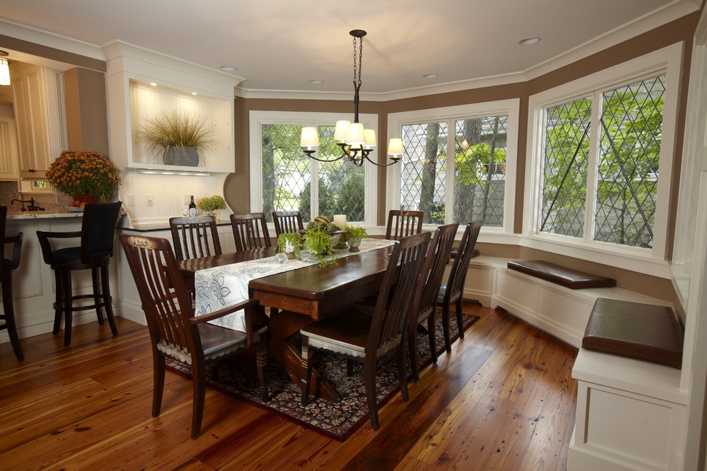 This is an example of a classic dining room in Tampa.
