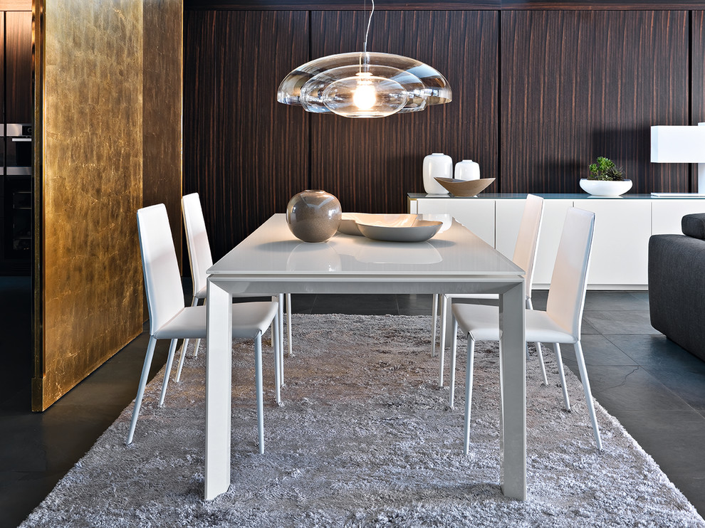 Inspiration for a modern dining room in Toronto.