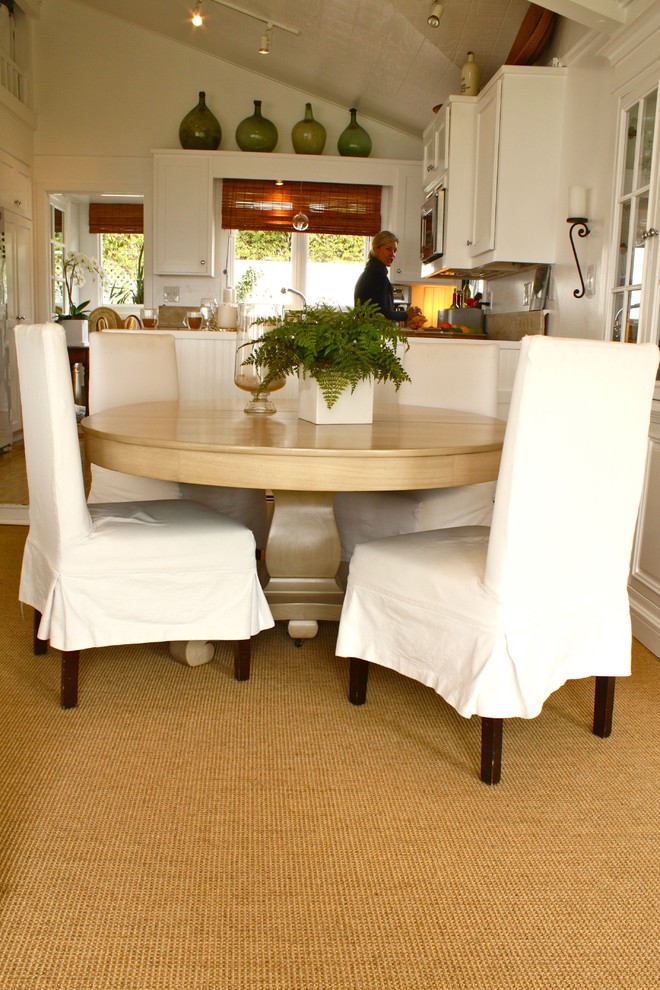 Inspiration for a timeless dining room remodel in Santa Barbara