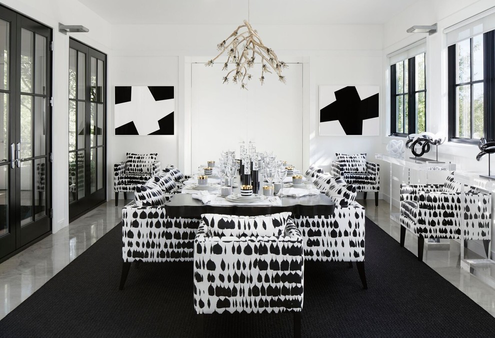 Diseño de comedor contemporáneo con paredes blancas
