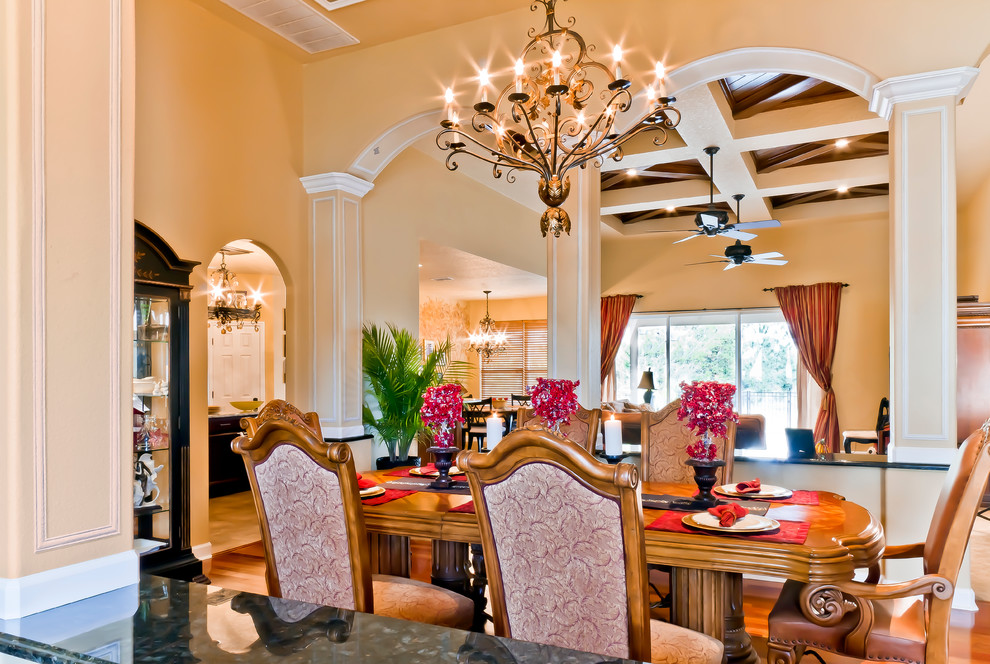 Design ideas for a traditional dining room in Orlando.