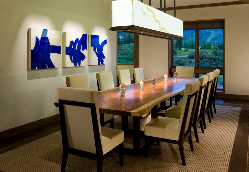 Foto di una sala da pranzo contemporanea con pareti beige