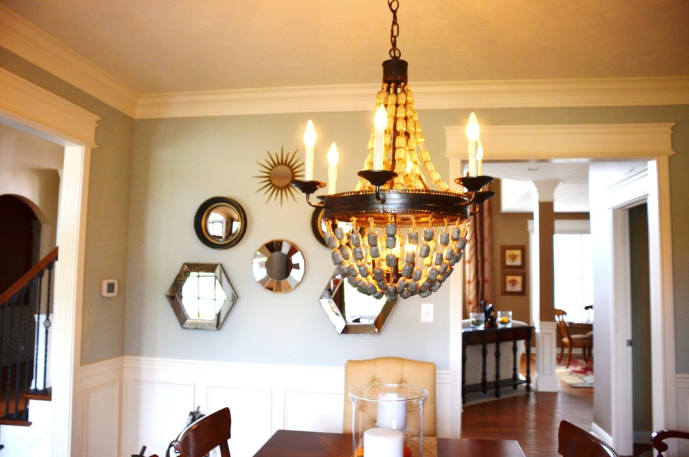 Dining room - traditional dining room idea in Indianapolis