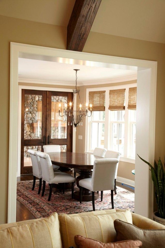 Design ideas for a traditional dining room in Minneapolis.