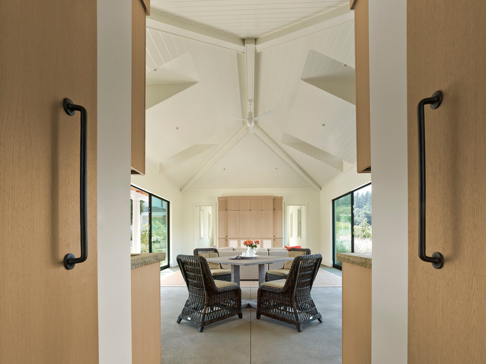 Example of a cottage dining room design in San Francisco