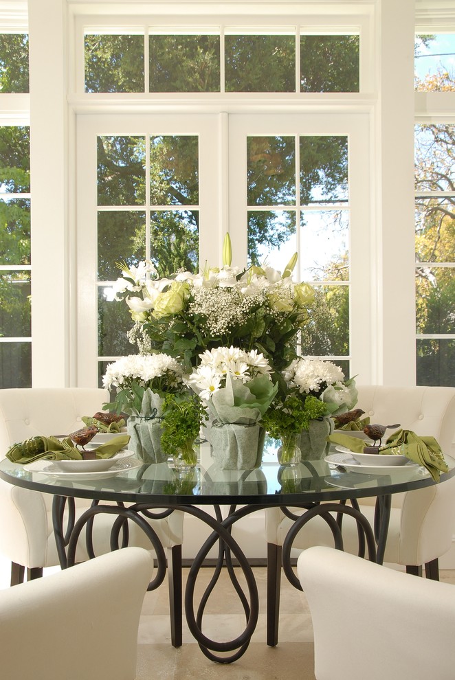 Inspiration for a classic dining room in Los Angeles.