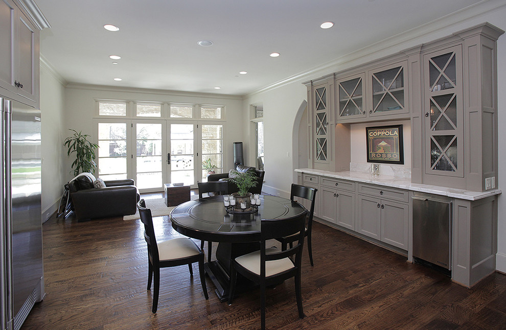 Inspiration for a timeless dining room remodel in Dallas