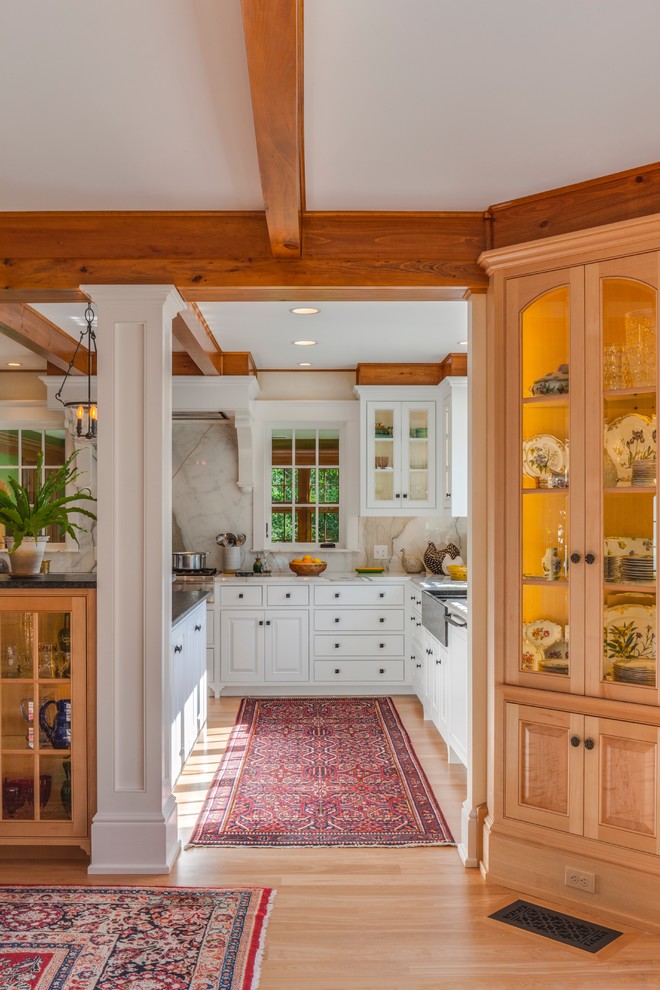 Eat-in kitchen - large cottage eat-in kitchen idea in Portland Maine