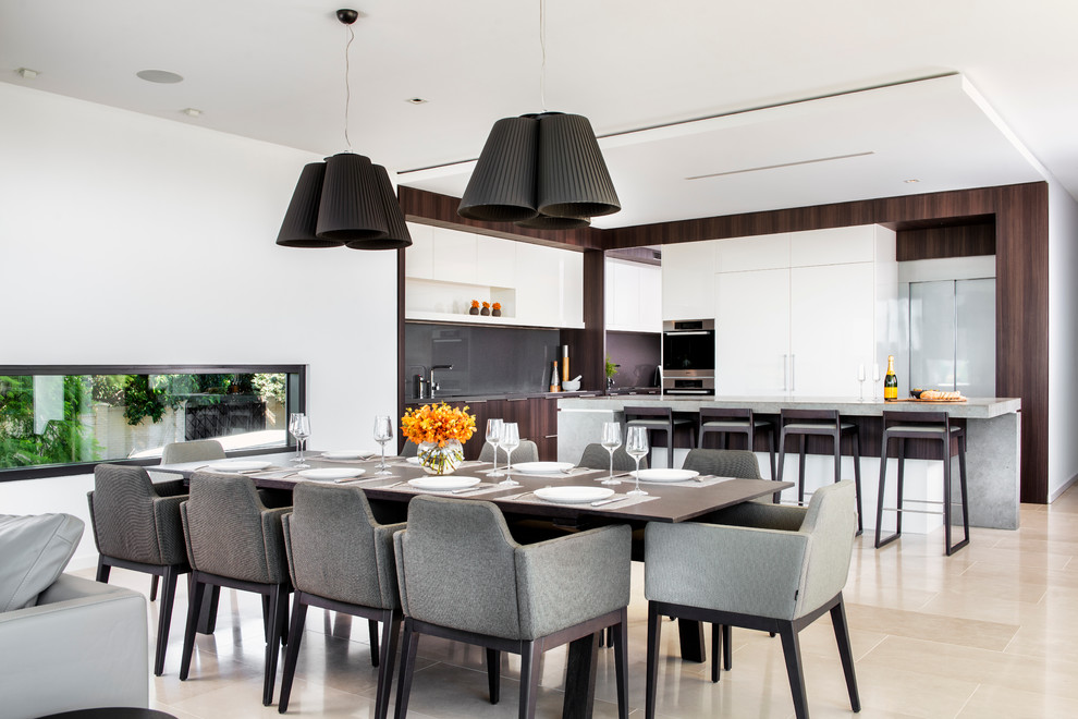 Mittelgroße Moderne Wohnküche mit Kalkstein in Perth