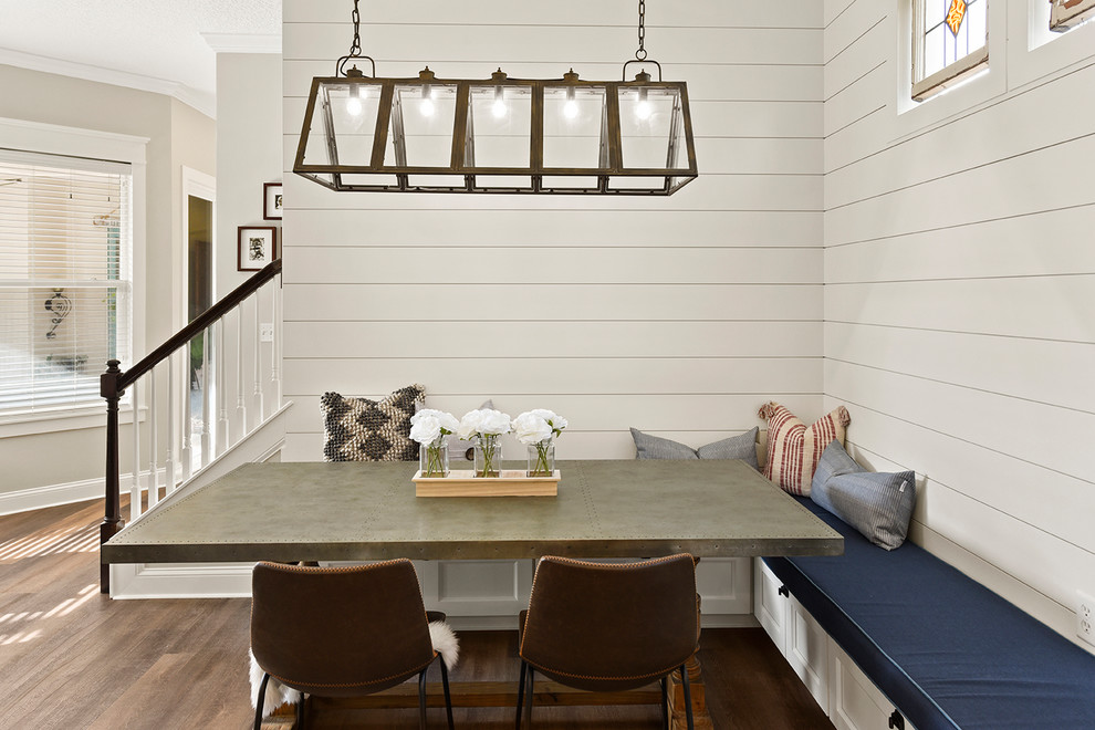 Inspiration for a cottage dining room remodel in Jacksonville