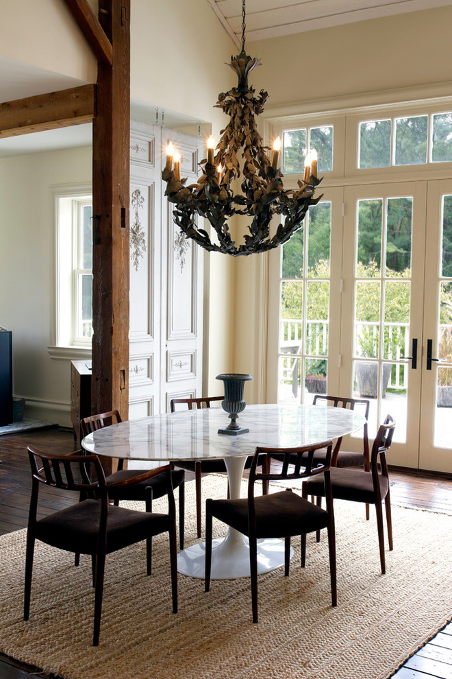 Inspiration for a cottage dining room remodel in Chicago