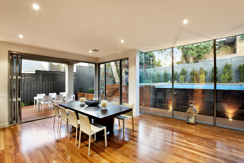 Large contemporary dining room in Melbourne.