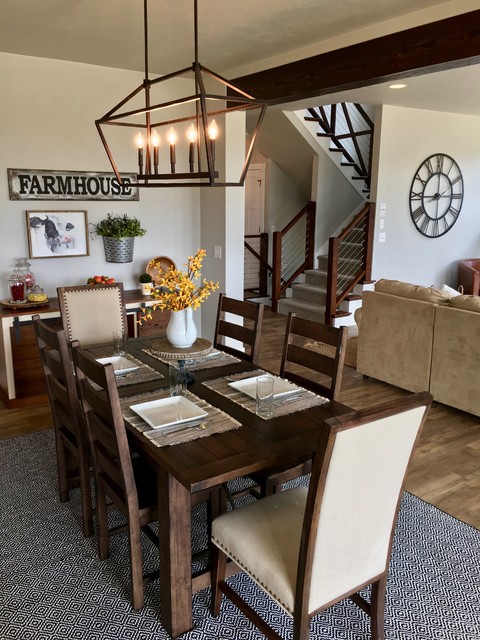Fixer Upper-Inspired Modern Farmhouse - Landhausstil - Treppen - Sonstige -  von Cypress Homes, Inc. | Houzz