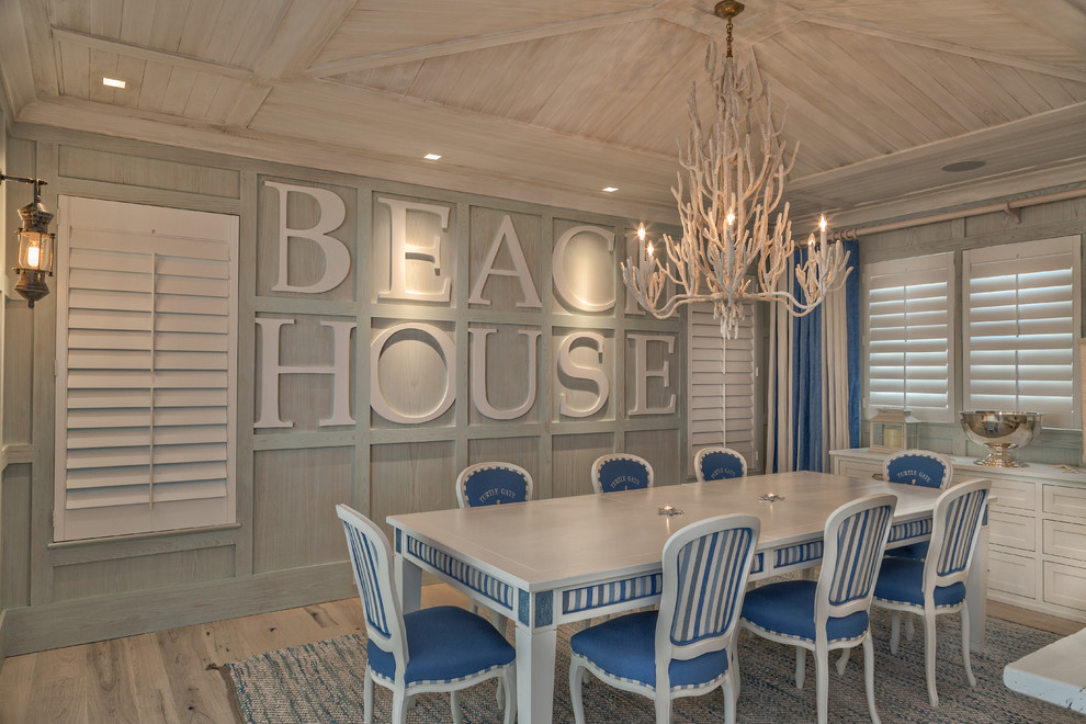 Design ideas for a nautical dining room in Miami.