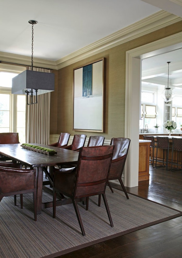 Esempio di una sala da pranzo aperta verso la cucina classica con pareti verdi, moquette e pavimento multicolore