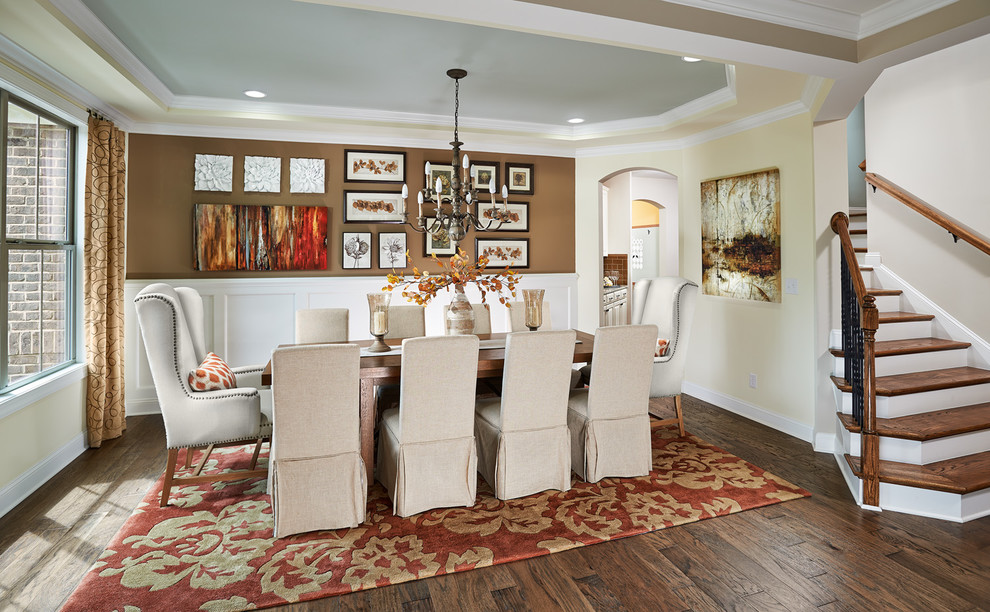 Dining room - traditional dining room idea in Charlotte