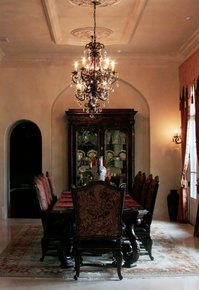 Inspiration for a large traditional kitchen/dining room in Dallas.