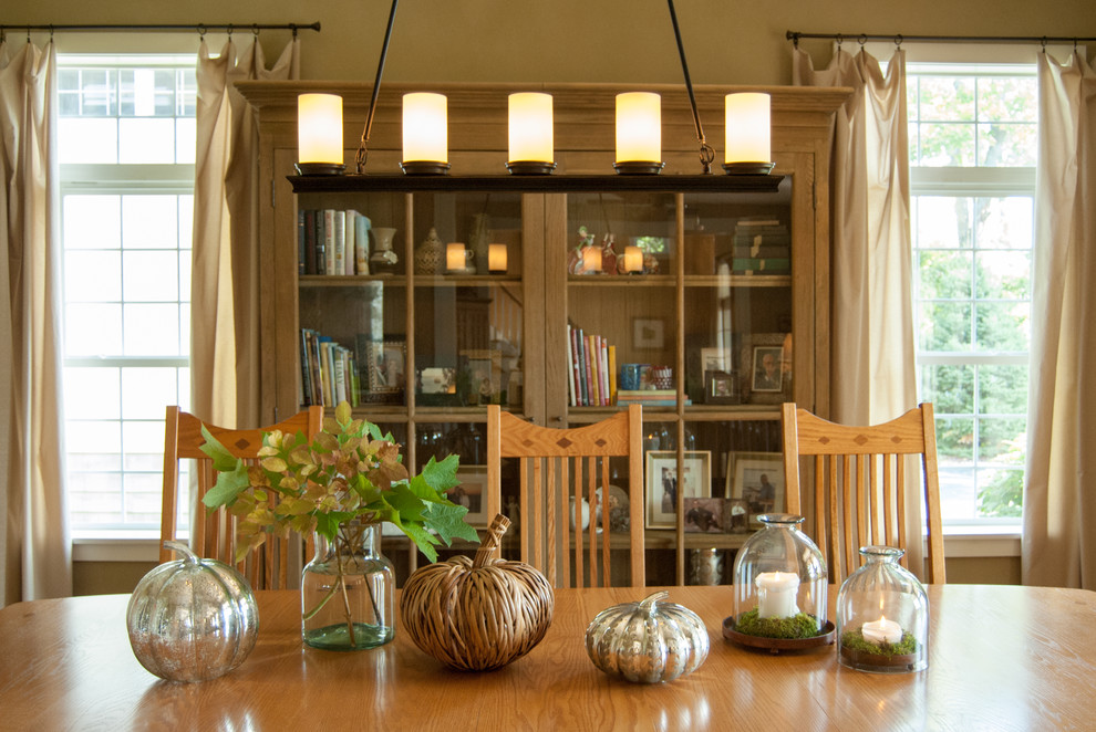 Inspiration for a cottage dining room remodel in Cincinnati with beige walls