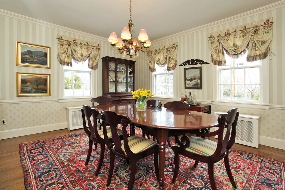 Classic dining room in New York.