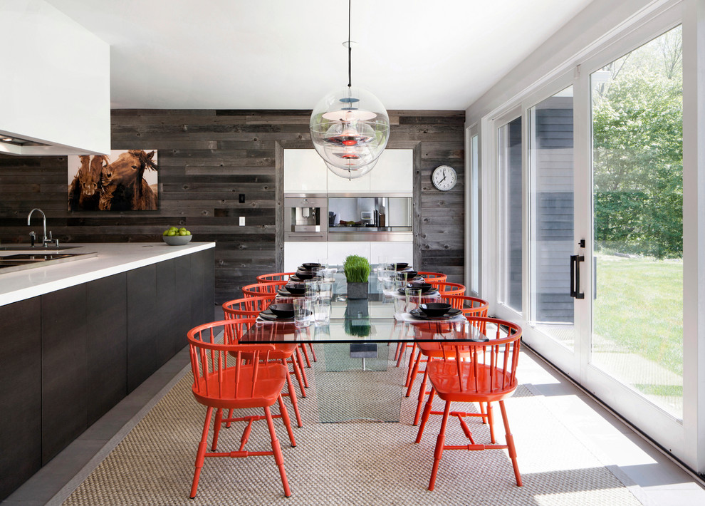 Diseño de comedor de cocina contemporáneo con paredes marrones