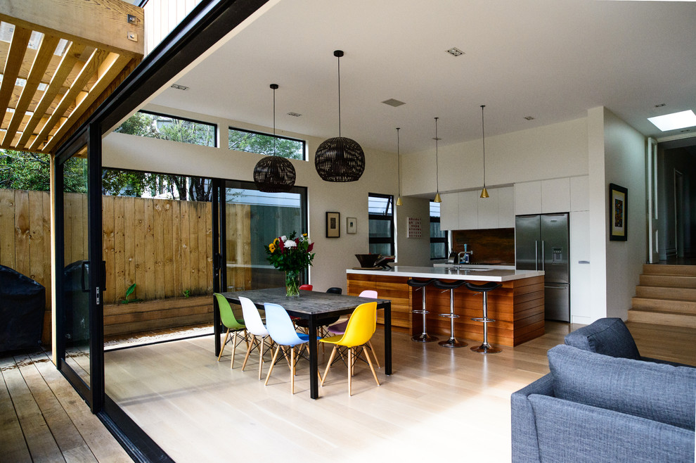 Inspiration for a contemporary dining room remodel in Auckland