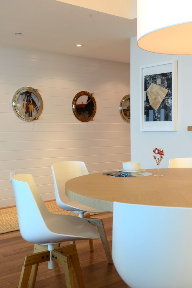 Inspiration for a nautical dining room in Miami.