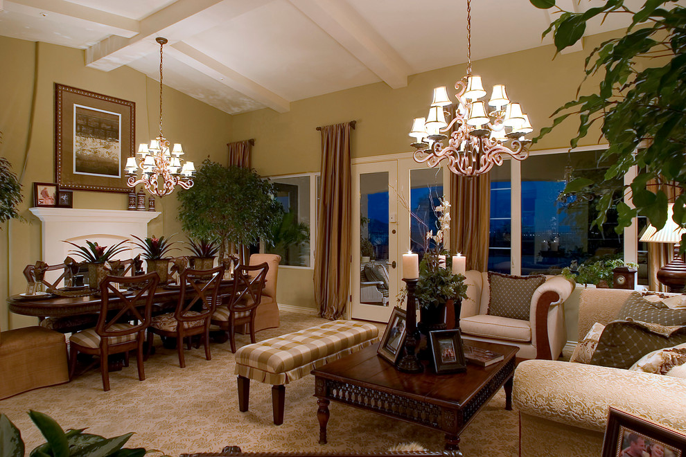 Example of a classic dining room design in Phoenix