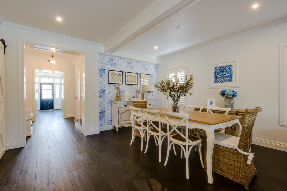 Beach style dining room photo in Gold Coast - Tweed