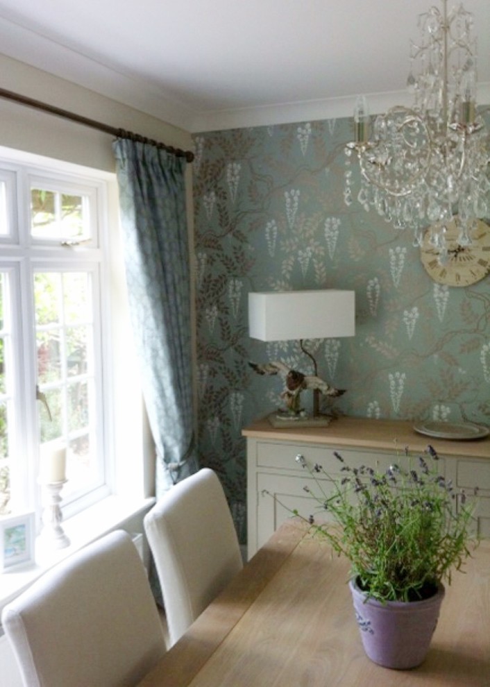 Inspiration for a shabby-chic style dining room remodel in Hampshire