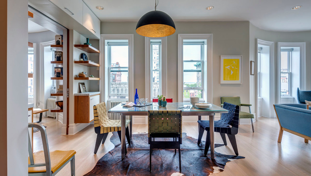 Источник вдохновения для домашнего уюта: столовая в современном стиле с серыми стенами