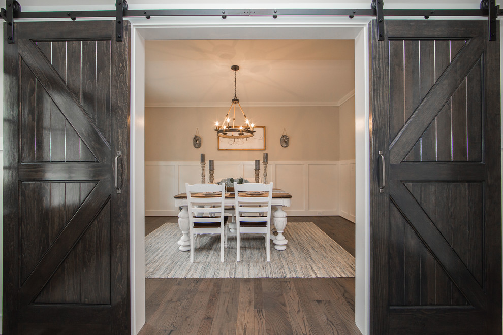 Photo of a rural dining room in Richmond.