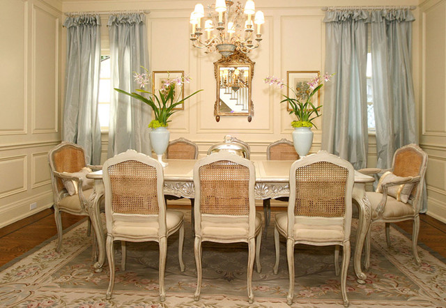 https://st.hzcdn.com/simgs/pictures/dining-rooms/hogg-s-hollow-french-country-architrave-design-architect-img~3cf107360415c92e_4-3639-1-9007968.jpg