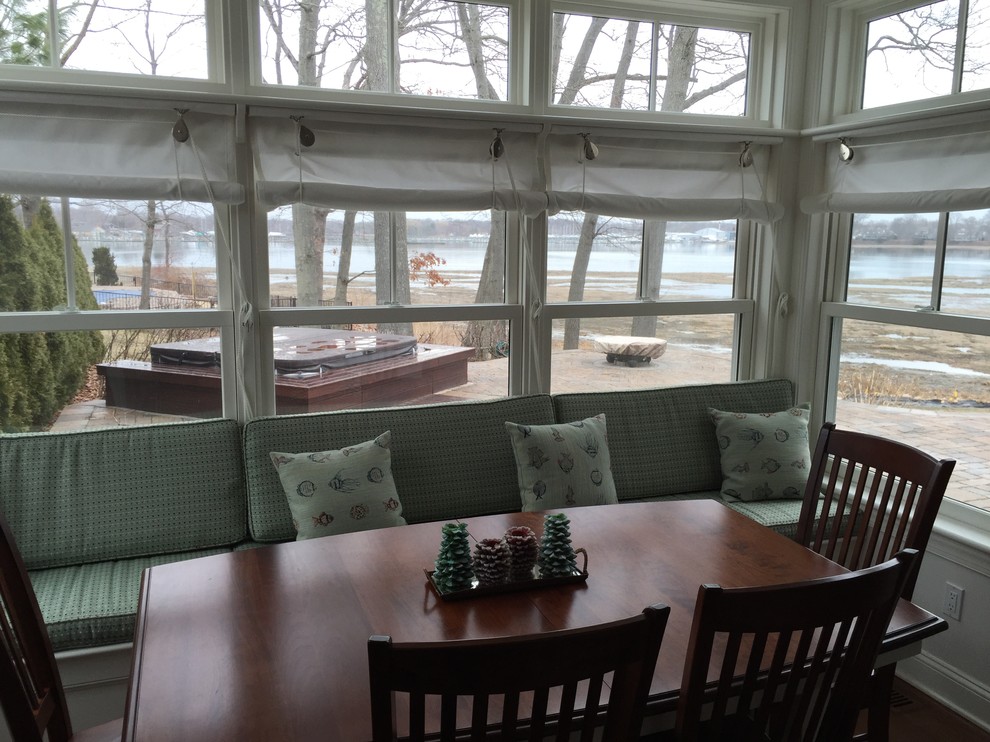 Photo of a coastal dining room in New York.