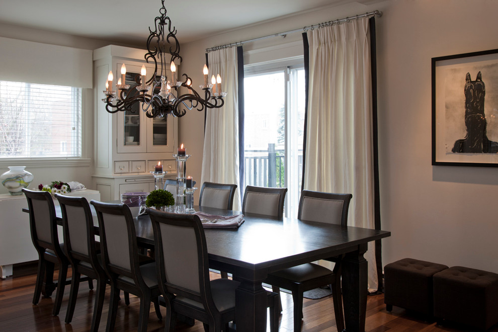 This is an example of a traditional dining room in Montreal.