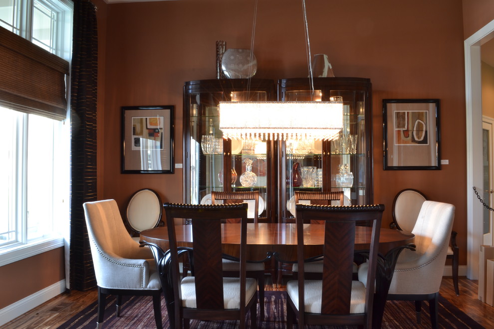 Example of a dining room design in Cincinnati