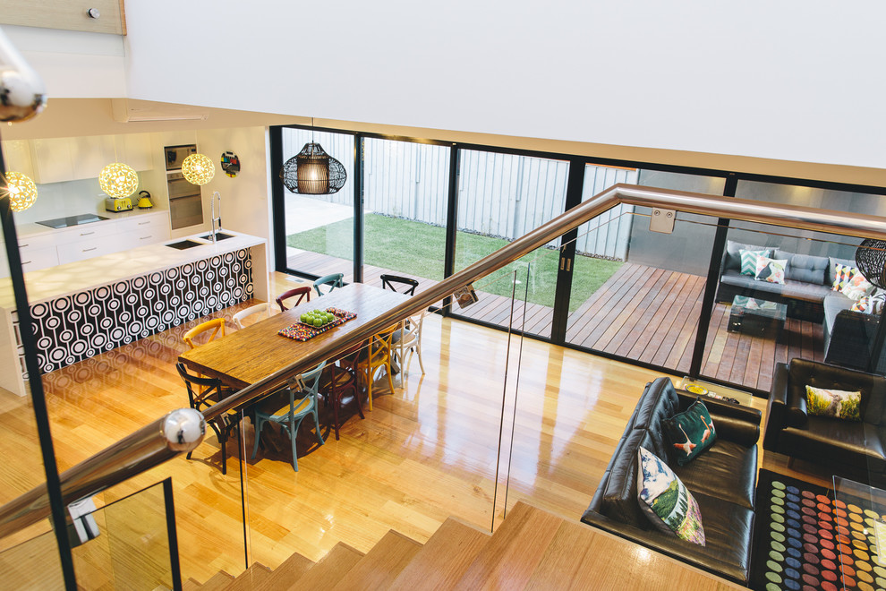 This is an example of a modern dining room in Geelong.