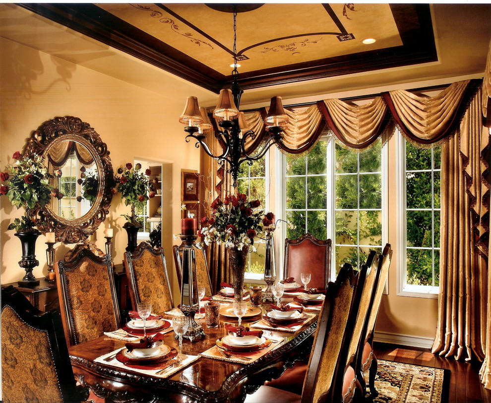 Design ideas for a traditional dining room in Orange County.