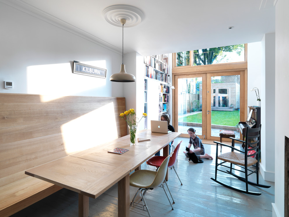 This is an example of a contemporary dining room in London.