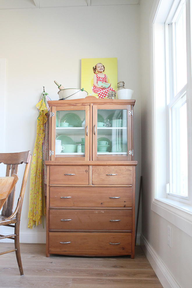 Inspiration for a cottage dining room remodel in Columbus