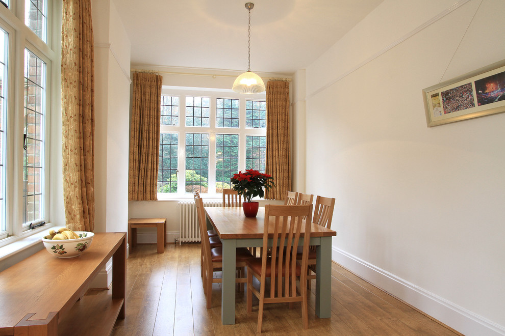 Design ideas for a classic dining room in Hampshire.