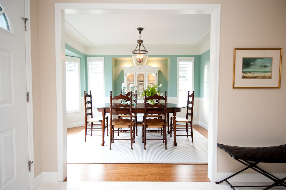 Inspiration for a timeless dining room remodel in Vancouver