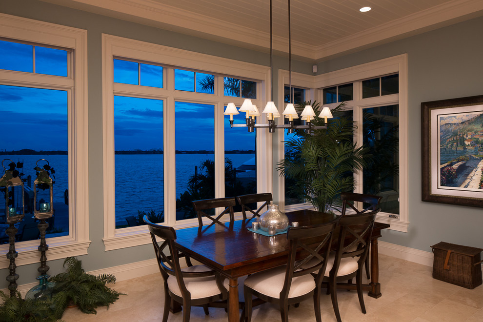 Inspiration for a timeless dining room remodel in Tampa