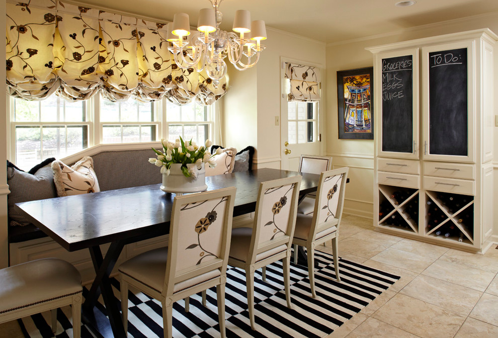 Стильный дизайн: кухня-столовая среднего размера в классическом стиле с белыми стенами без камина - последний тренд