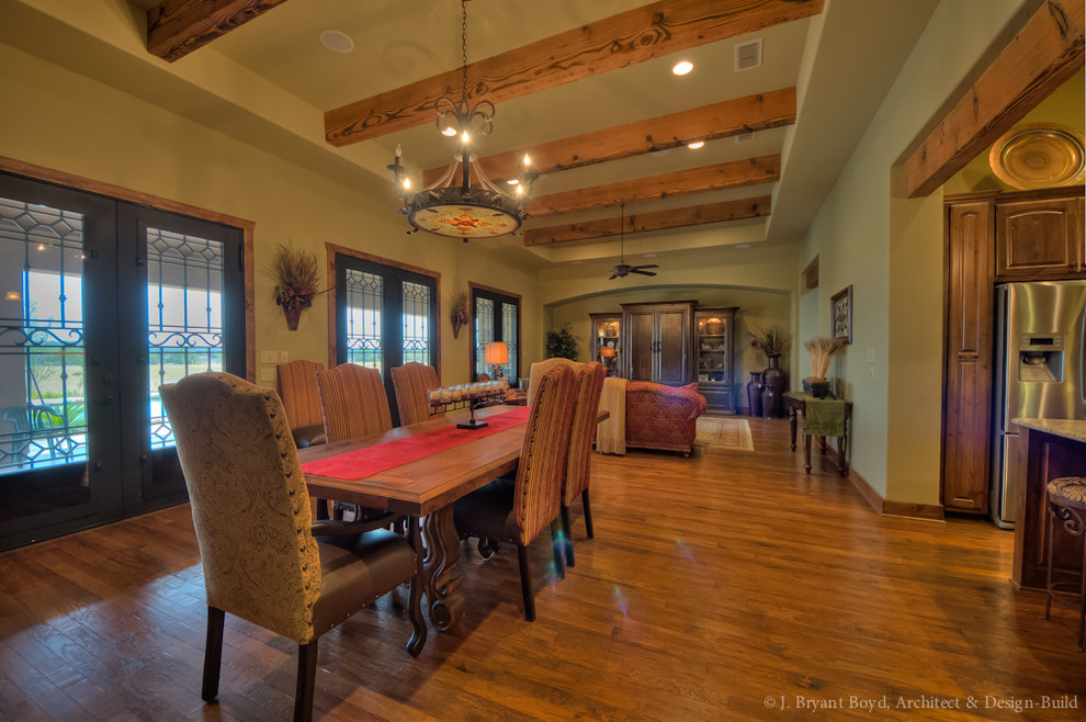 Example of a dining room design in Austin