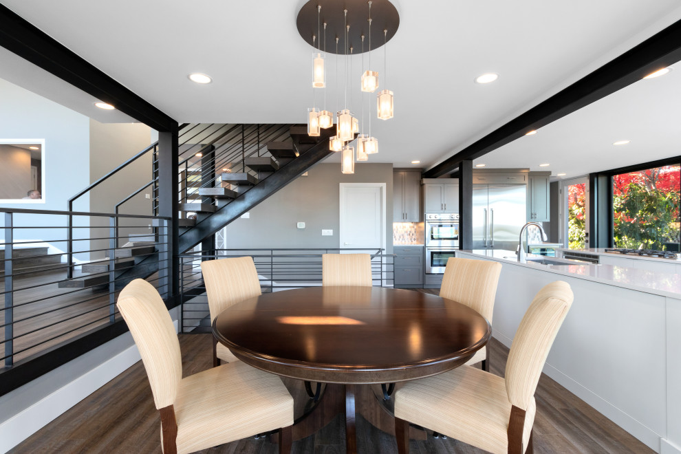 Inspiration for a modern dining room in Seattle.