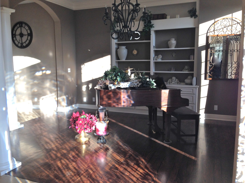 Example of a transitional dining room design in Kansas City