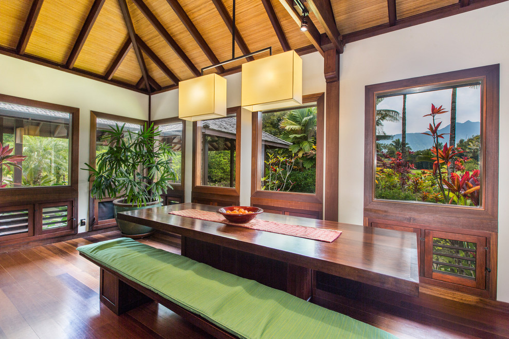Inspiration for a world-inspired dining room in Hawaii.