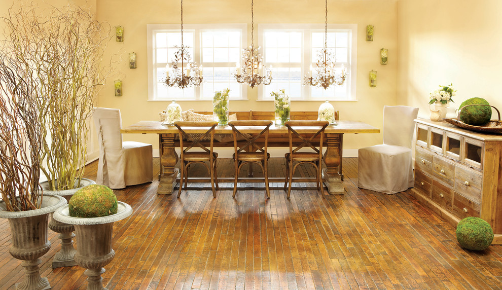 Kensington Dining Table & Buffet Traditional Dining Room