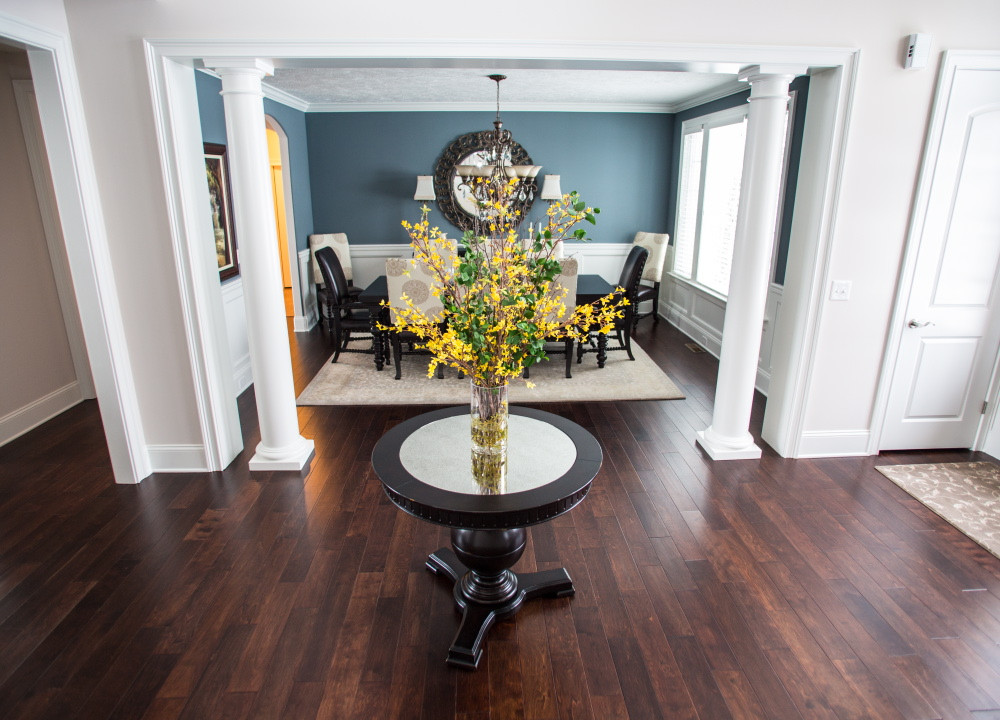 Small Round Foyer Table Houzz, Small Round Entrance Table